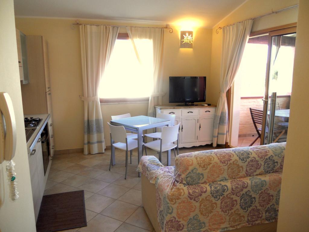 La Cerbiatta Residence Loiri Porto San Paolo Bagian luar foto